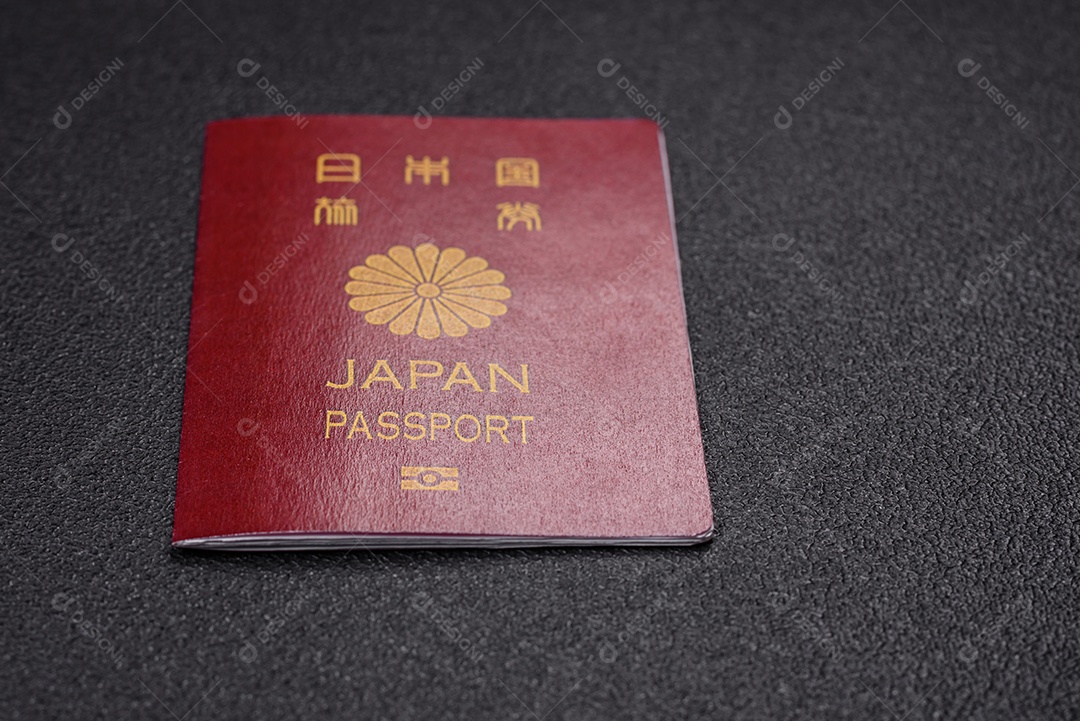 Passaporte japão em uma mesa de concreto