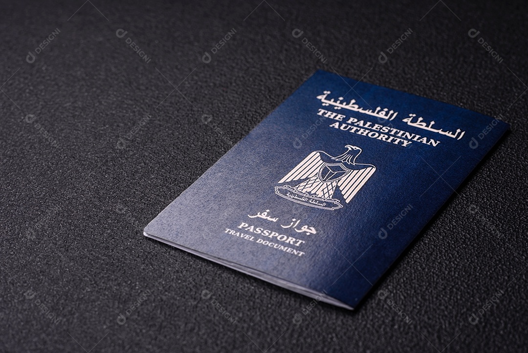 Passaporte Palestina em uma mesa de concreto