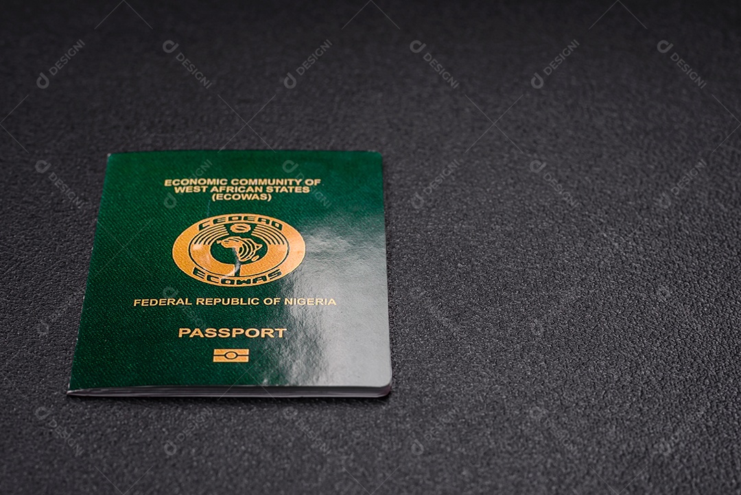 Passaporte Nigéria em uma mesa de concreto
