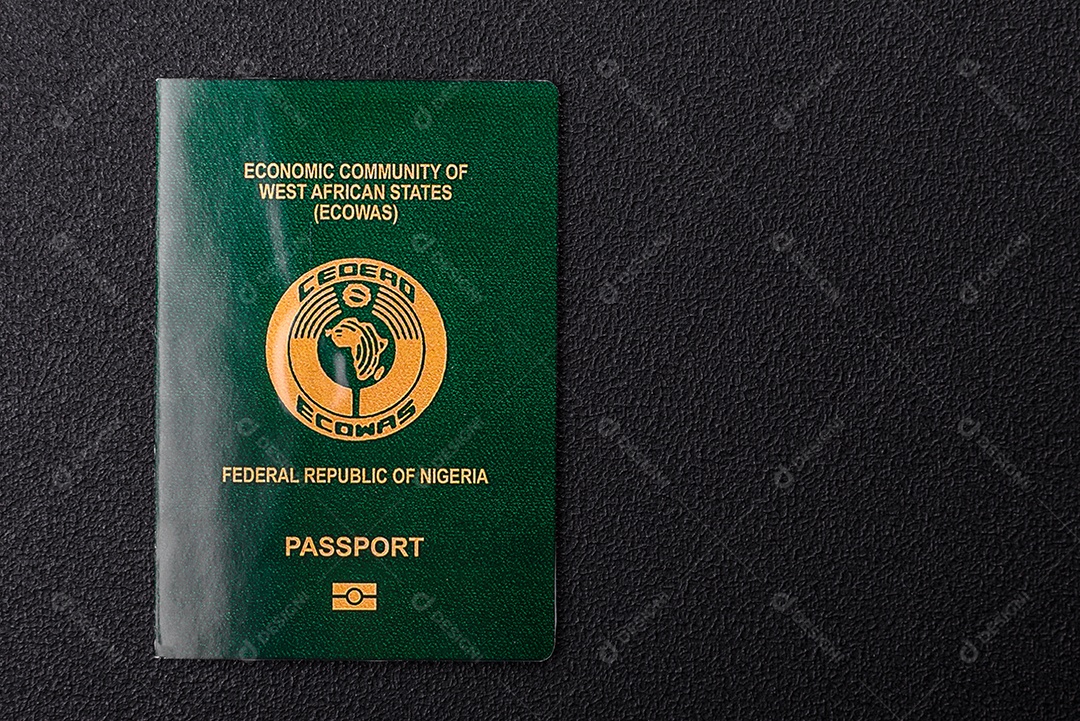 Passaporte Nigéria em uma mesa de concreto