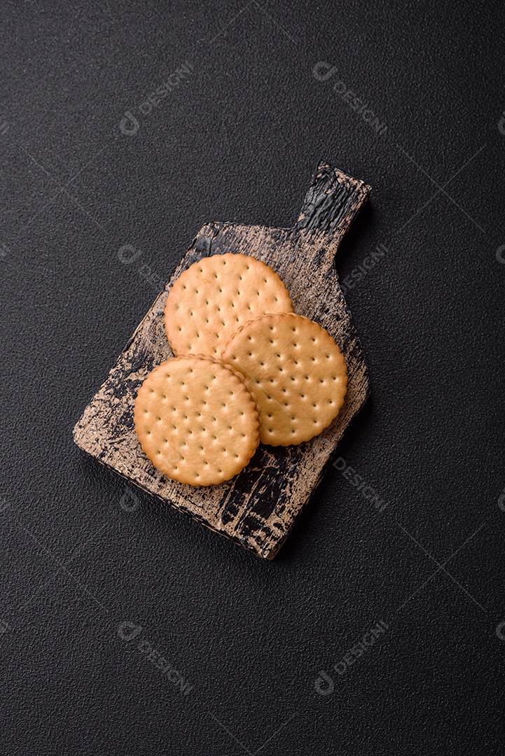 Saboroso Biscoitos redondos pontilhados com creme