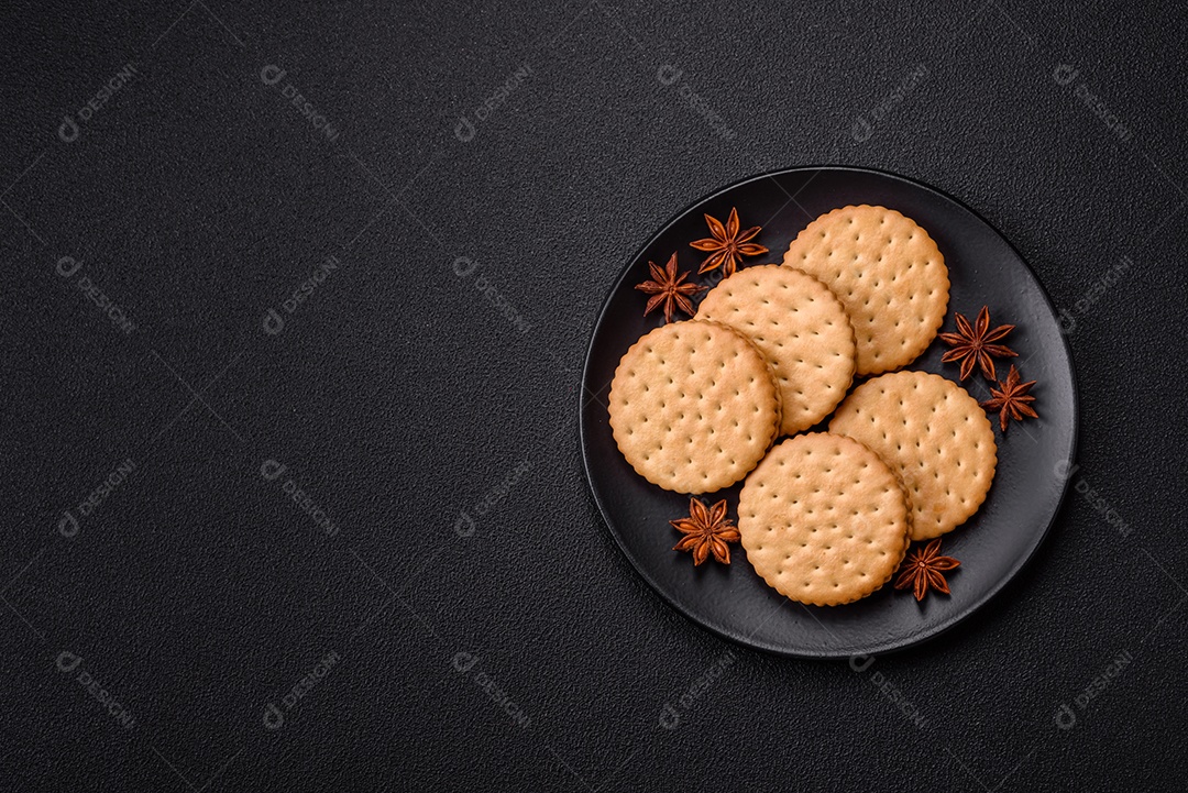 Saboroso Biscoitos redondos pontilhados com creme