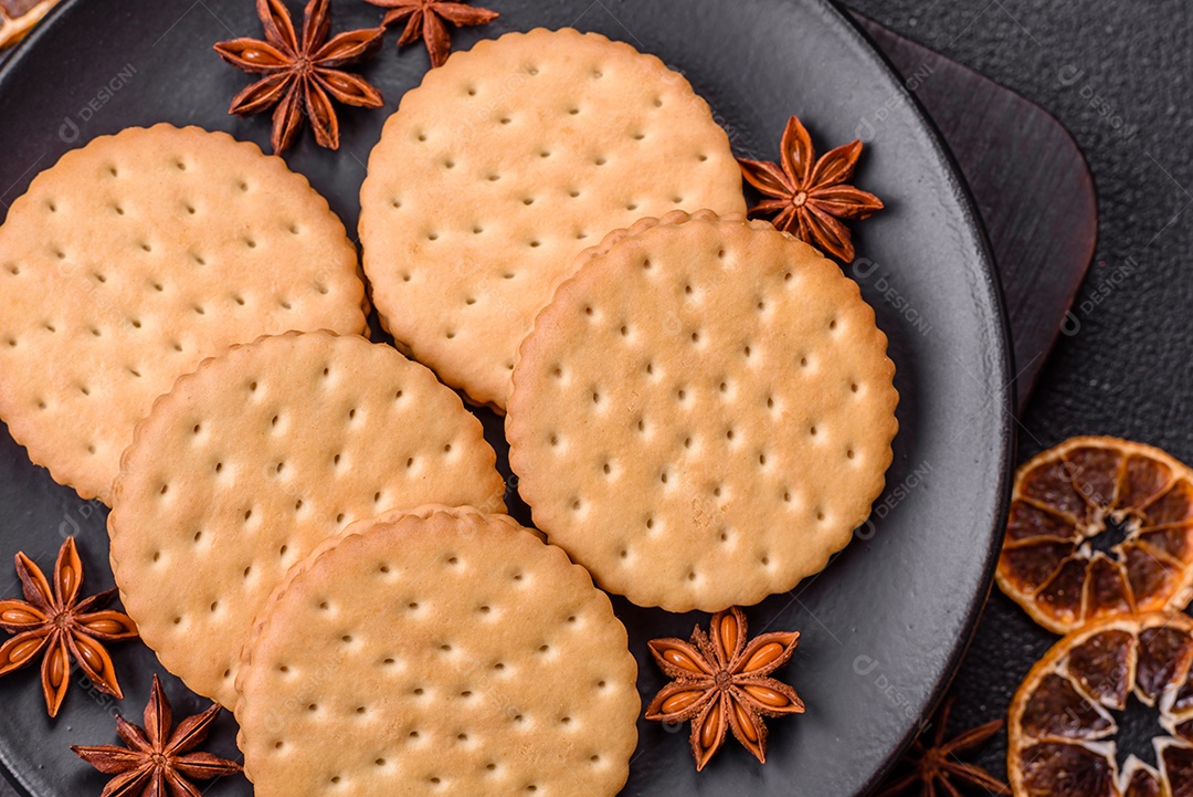 Saboroso Biscoitos redondos pontilhados com creme