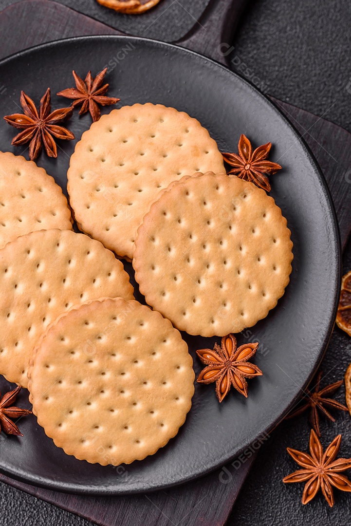Saboroso Biscoitos redondos pontilhados com creme