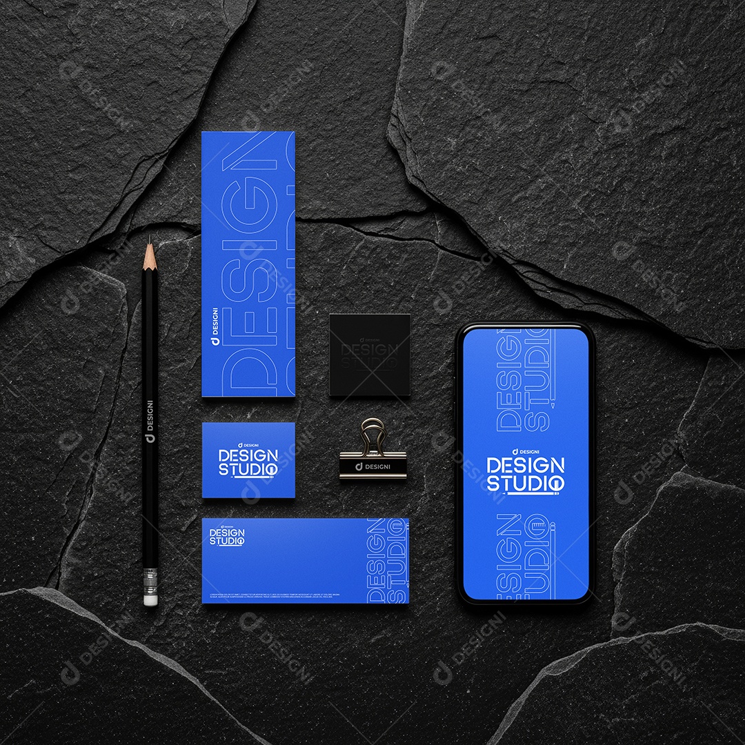 Mockup Identidade Visual Sobre Pedra Escura PSD Editável