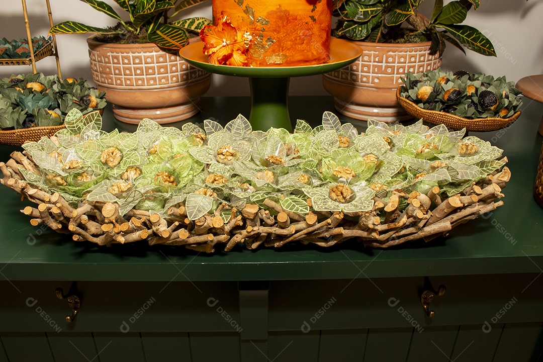 Alimentos saborosos em uma mesa de uma festa