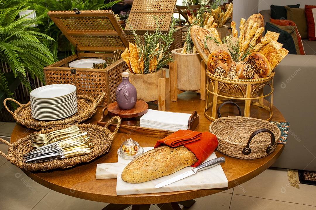 Alimentos saborosos em uma mesa de uma festa
