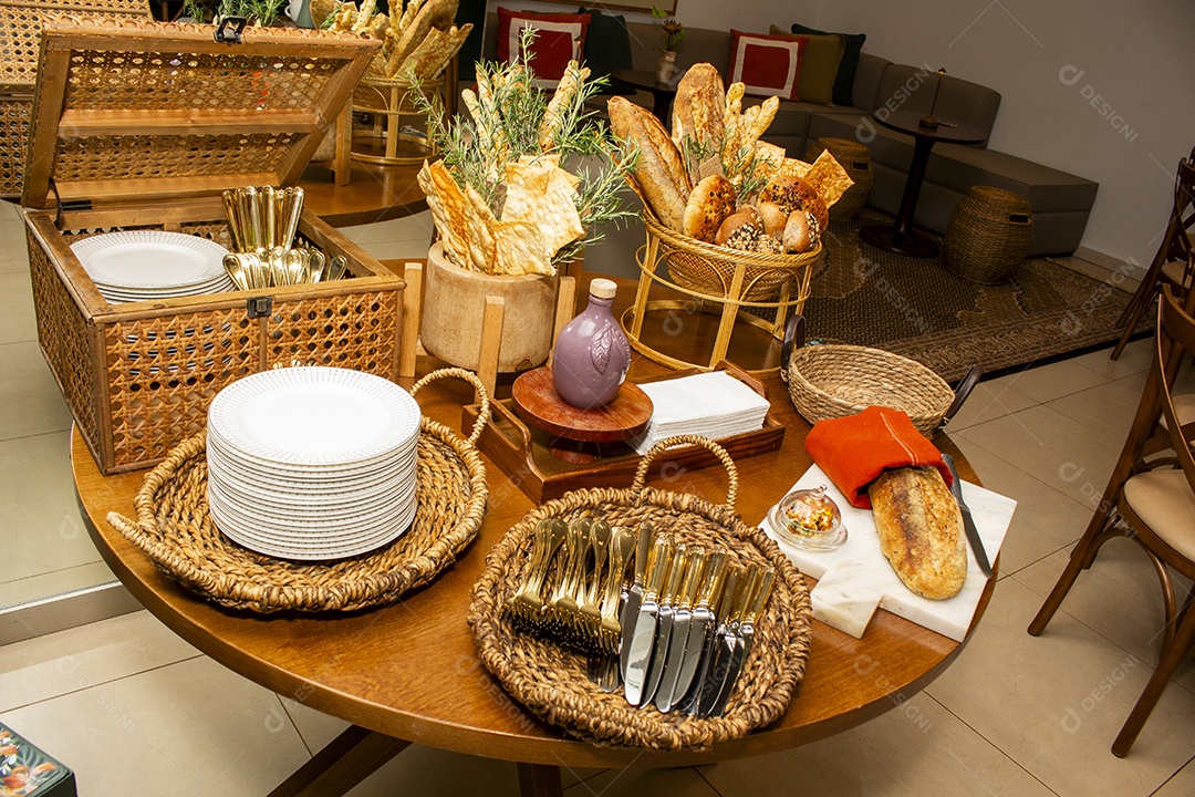 Alimentos saborosos em uma mesa de uma festa