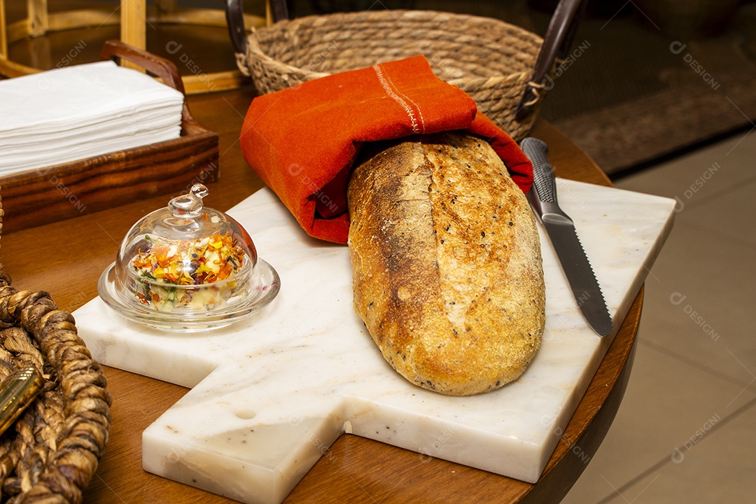 Alimentos saborosos em uma mesa de uma festa