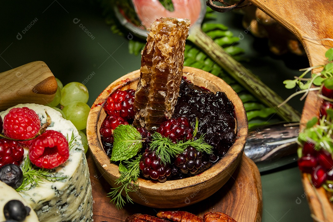 Alimentos saborosos em uma mesa de uma festa