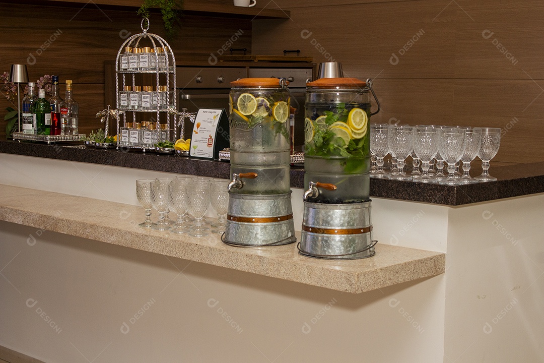 Alimentos saborosos em uma mesa de uma festa