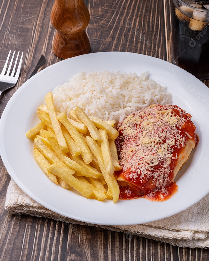 Retrato mostra um prato de Filé à Parmegiana