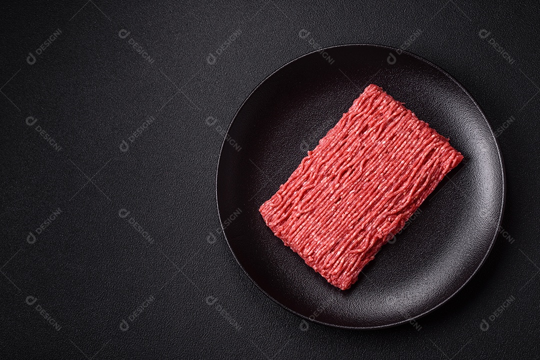 Imagem mostra carne moída crua