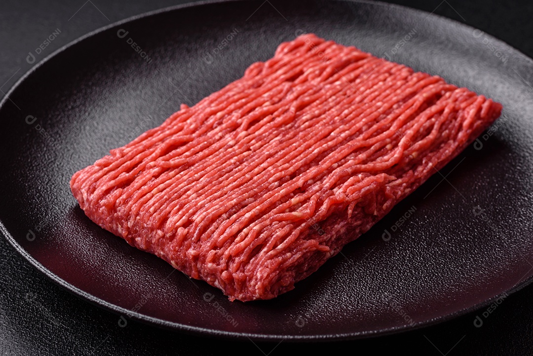 Imagem mostra carne moída crua