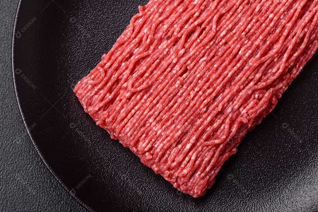 Imagem mostra carne moída crua