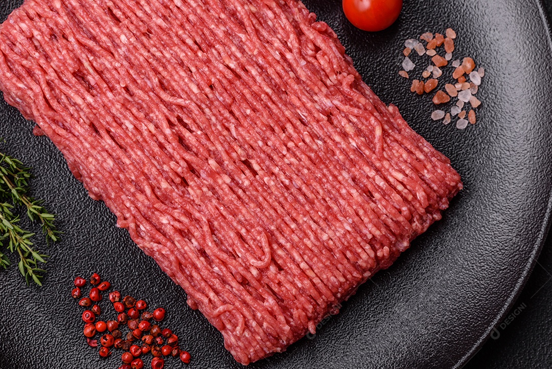 Imagem mostra carne moída crua