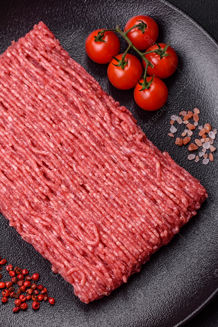 Imagem mostra carne moída crua