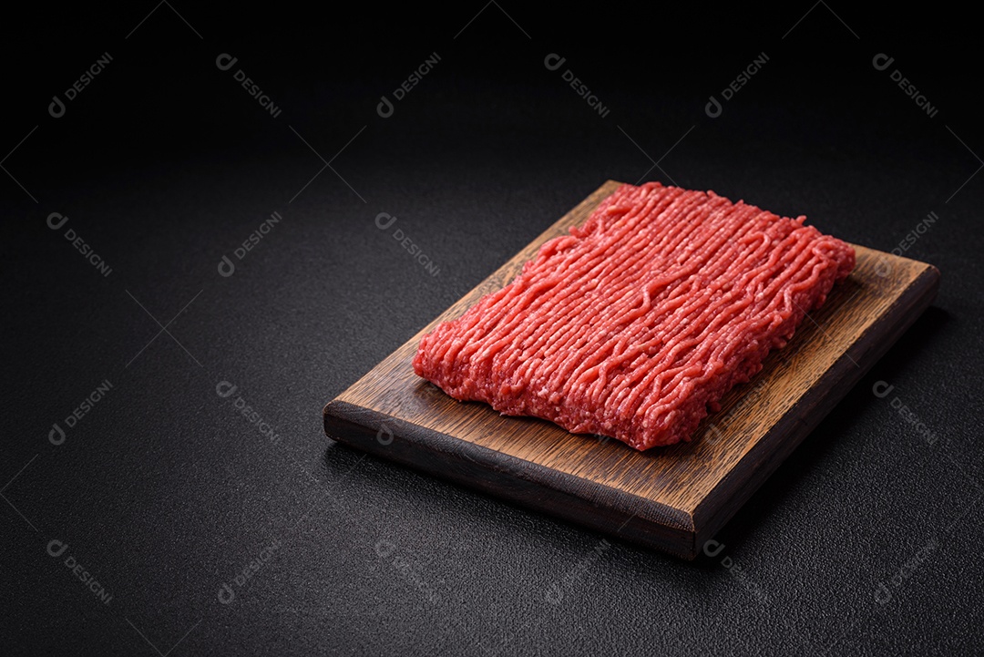 Imagem mostra carne moída crua