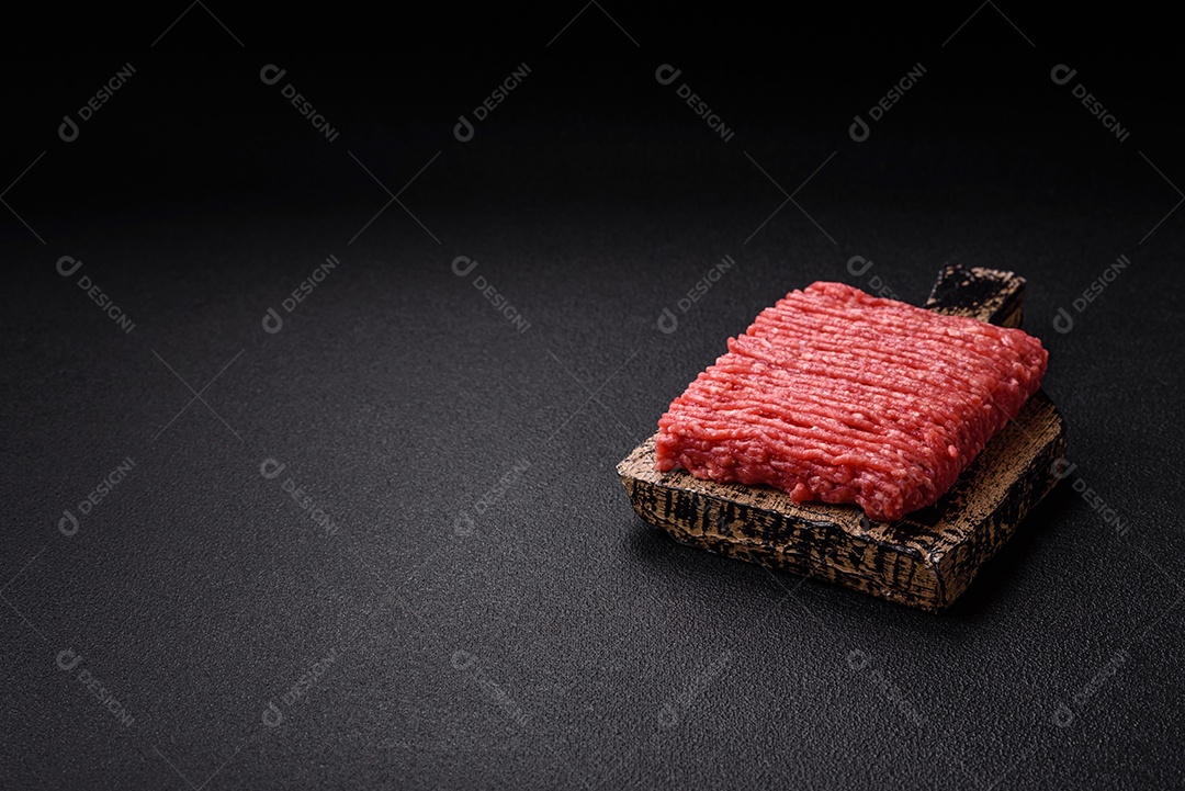 Imagem mostra carne moída crua