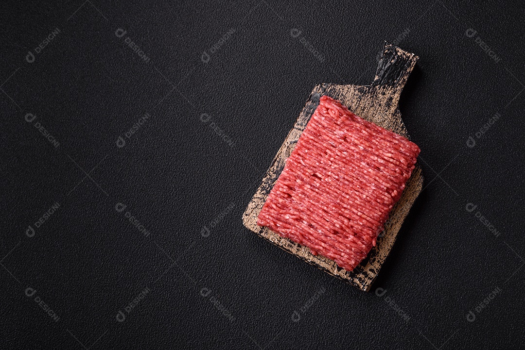 Imagem mostra carne moída crua