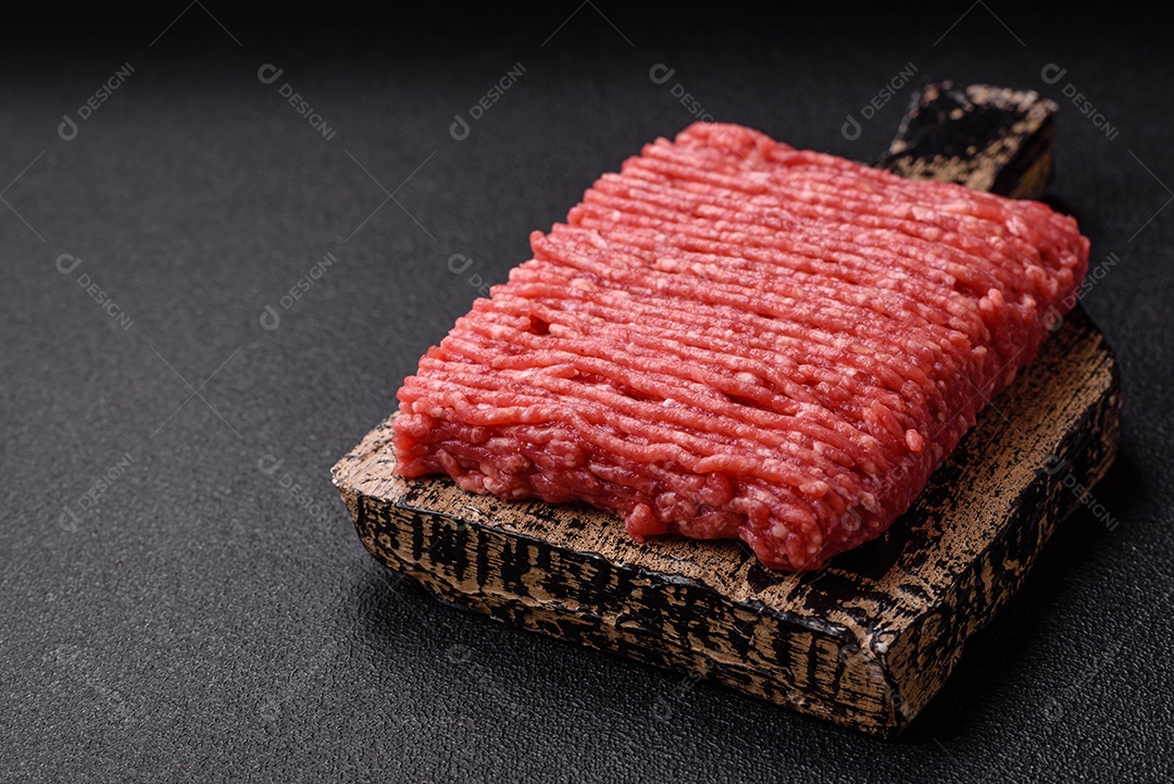 Imagem mostra carne moída crua