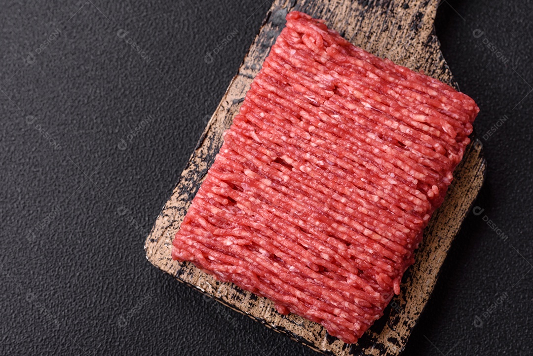 Imagem mostra carne moída crua