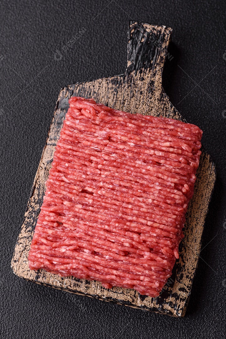 Imagem mostra carne moída crua