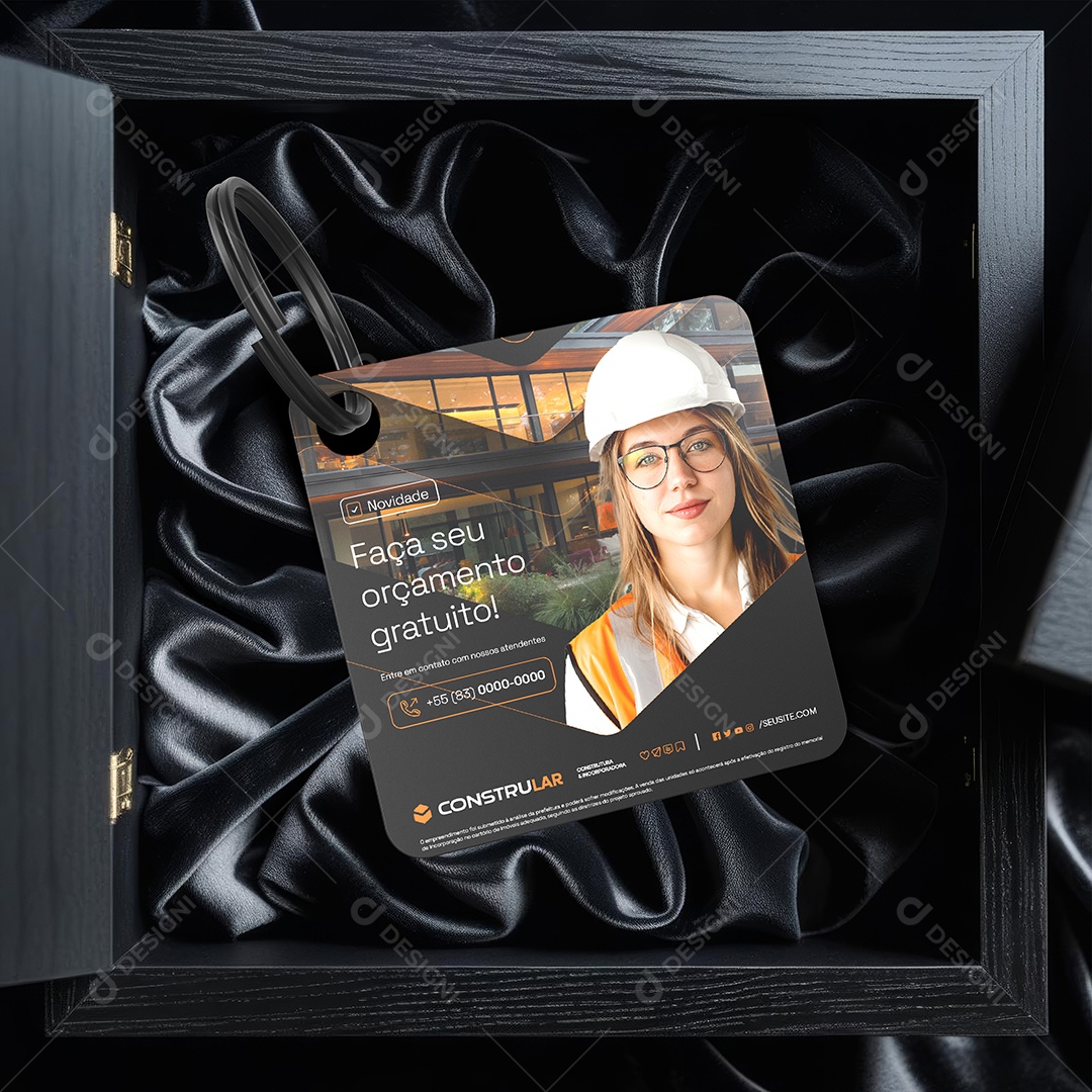 Mockup Brinde Chaveiro de Metal Quadrado na Caixa PSD Editável