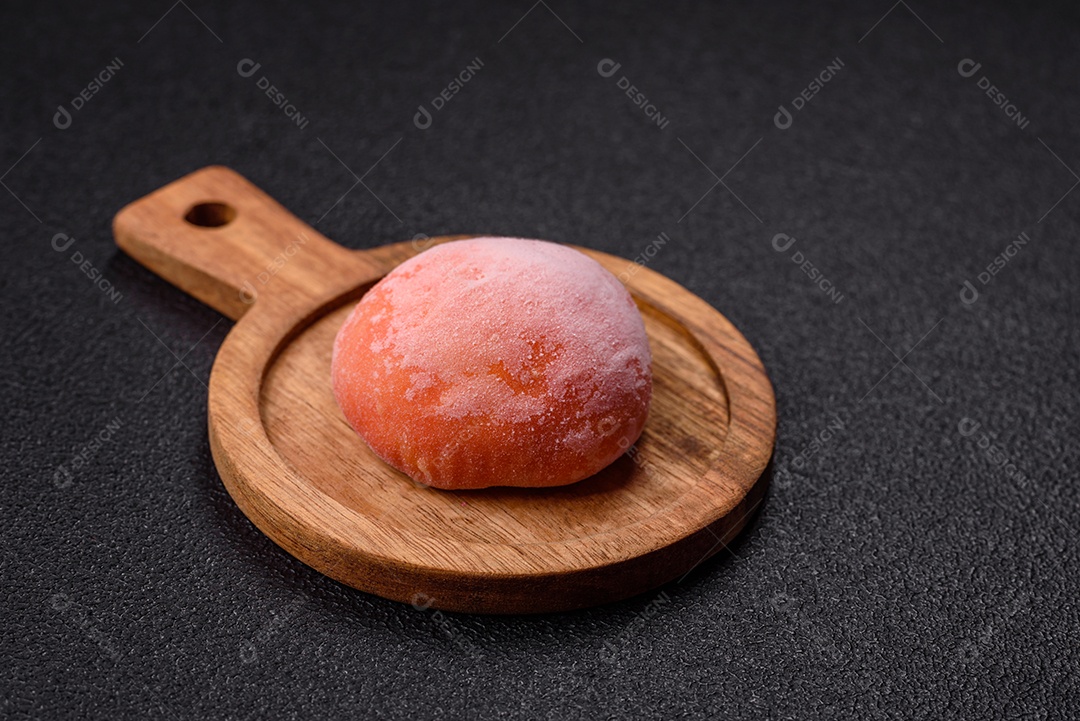 Imagem mostra um Mochi (ou Moti), um tradicional doce japonês feito de arroz glutinoso