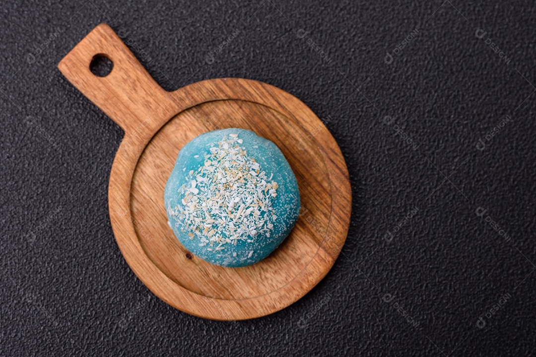 Imagem mostra um Mochi (ou Moti), um tradicional doce japonês feito de arroz glutinoso