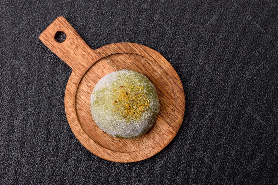 Imagem mostra um Mochi (ou Moti), um tradicional doce japonês feito de arroz glutinoso