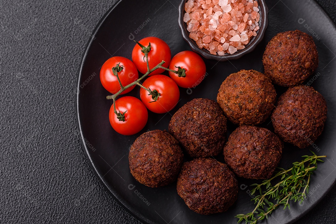 Imagem mostra Falafel, um bolinho frito popular no Oriente Médio