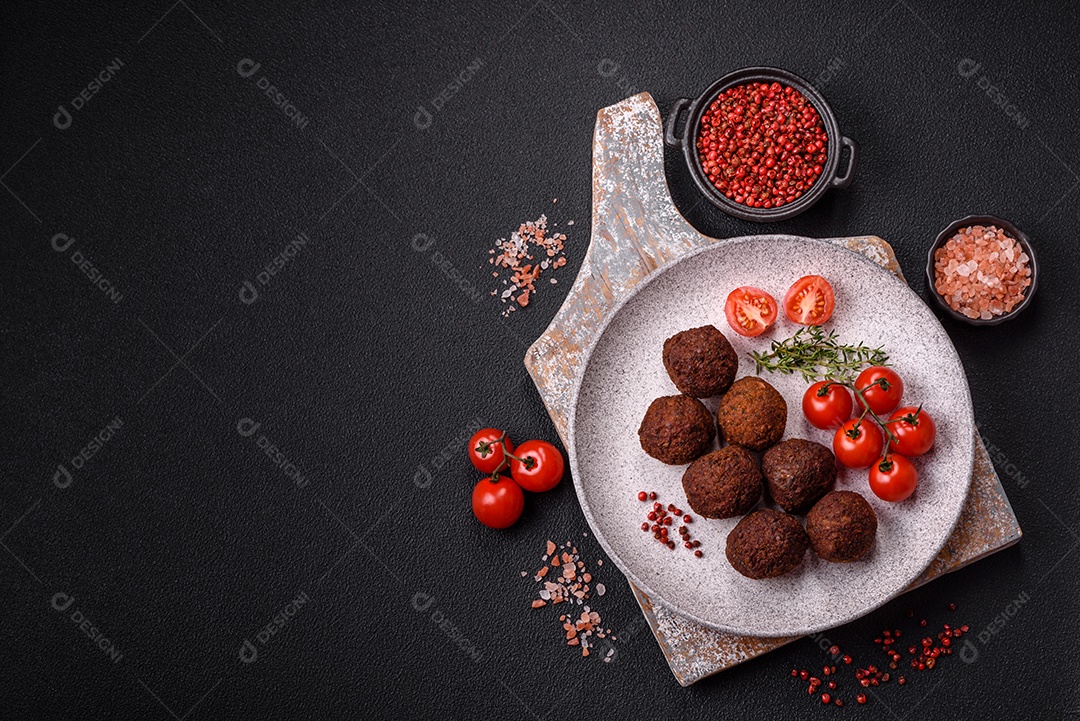 Imagem mostra Falafel, um bolinho frito popular no Oriente Médi