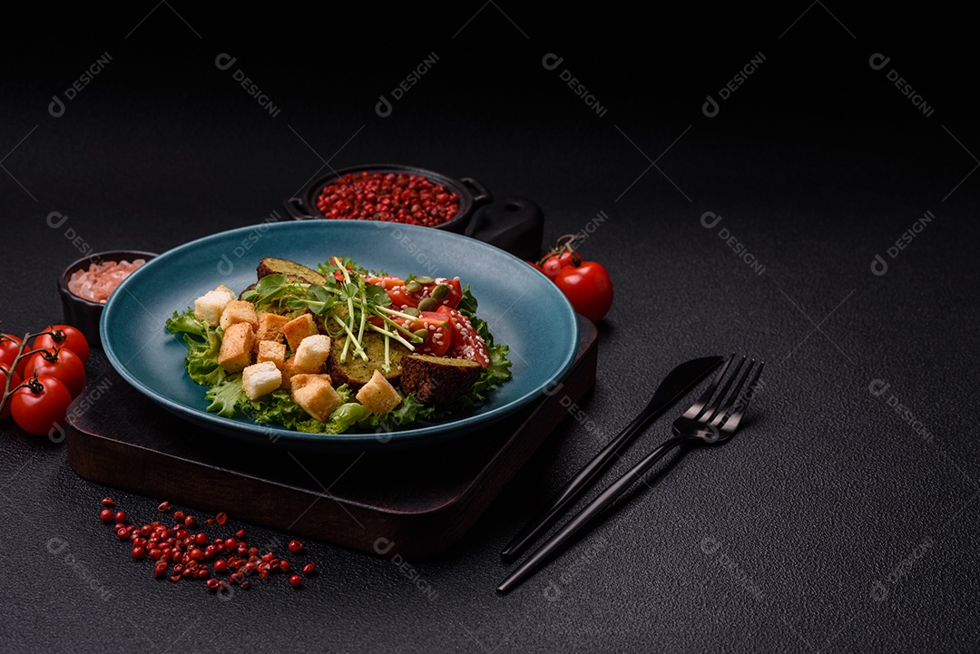 Imagem mostra um prato de falafel