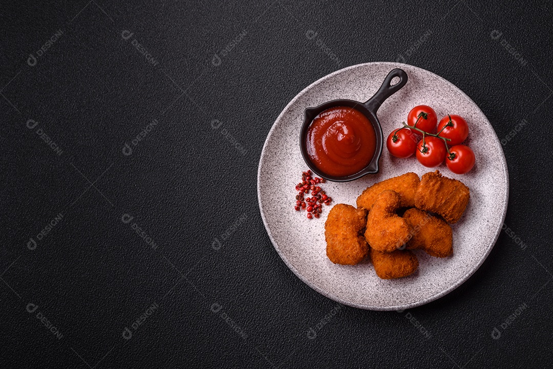 Imagem mostra bolinhas de queijo, um popular salgado brasileiro
