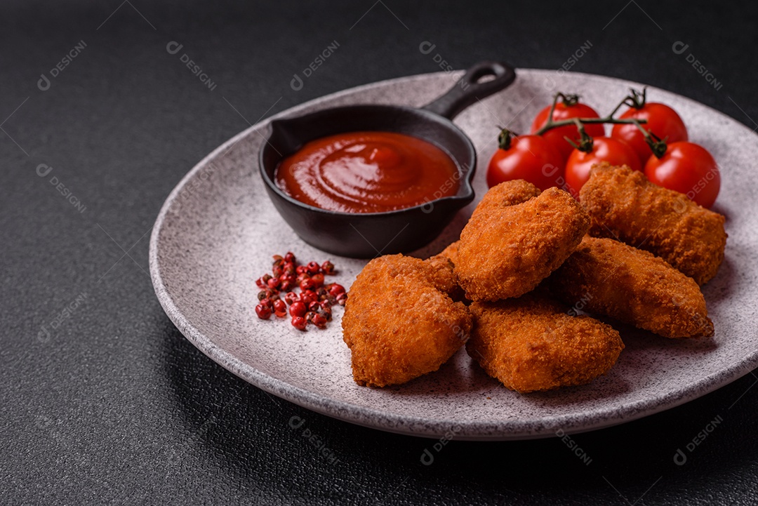 Imagem mostra bolinhas de queijo, um popular salgado brasileiro