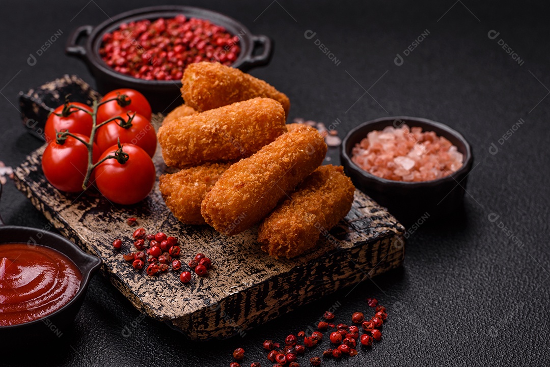 Imagem mostra palitos de frango empanados