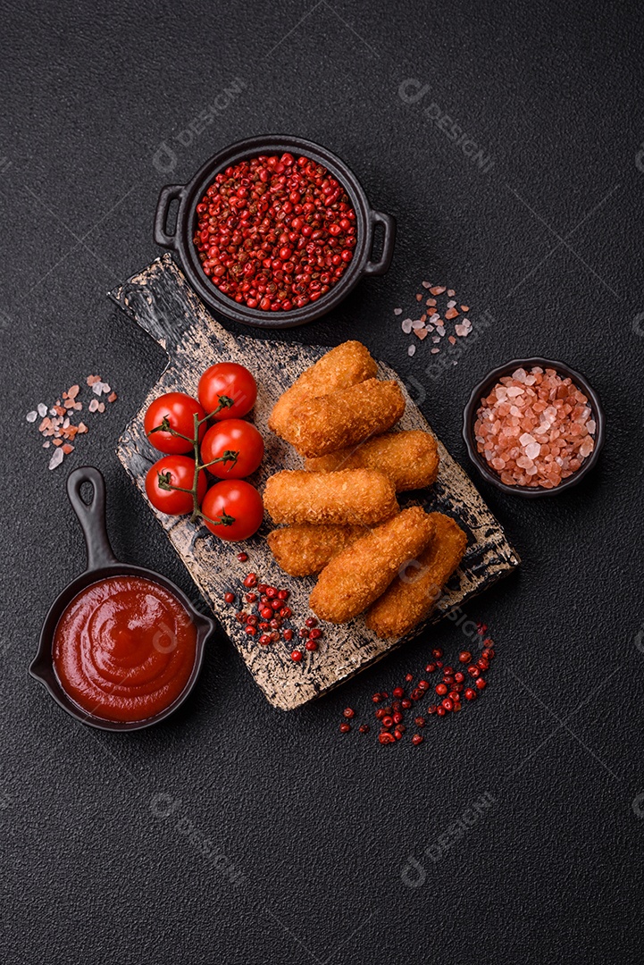 Imagem mostra palitos de frango empanados