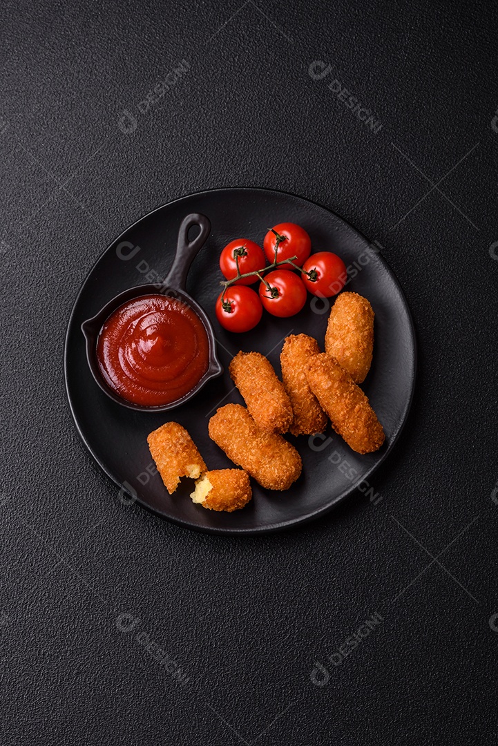 Imagem mostra palitos de frango empanados