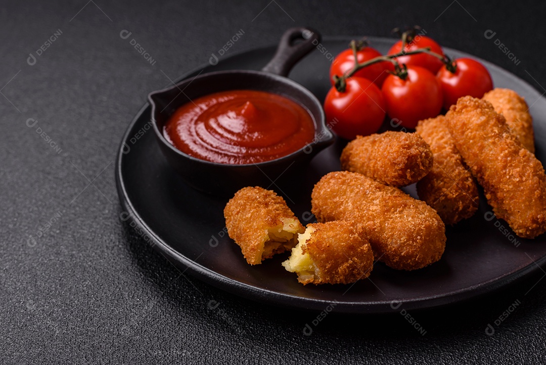 Imagem mostra palitos de frango empanados