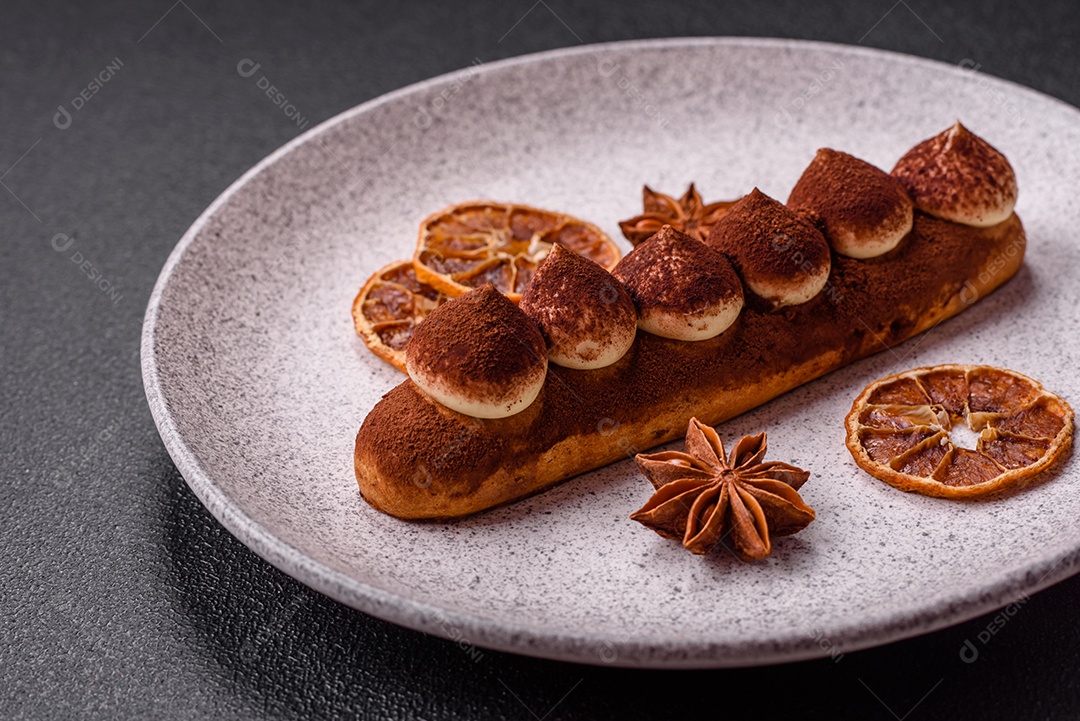 Imagem mostra uma torta de chocolate