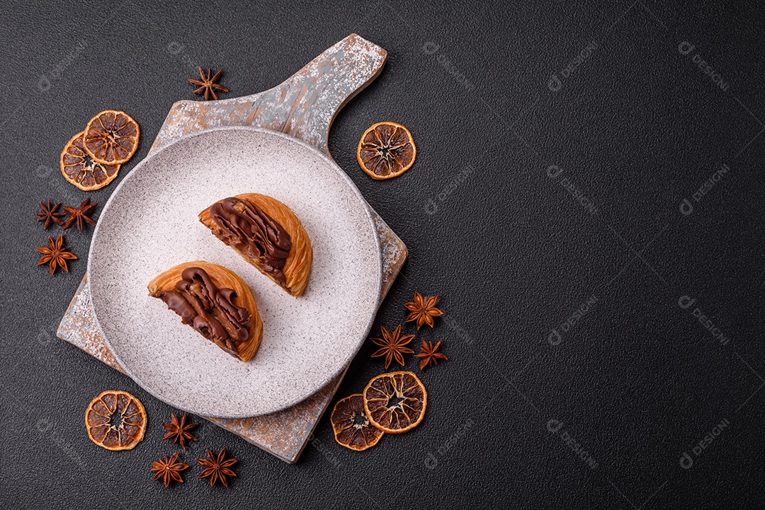 Imagem mostra dois bolinhos de arroz