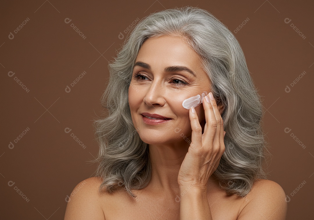 Linda mulher em um dia de beleza