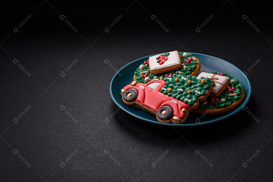 Biscoitos de gengibre decorados, um clássico da culinária natalina