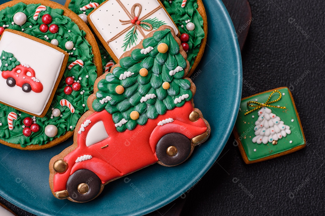 Biscoitos de gengibre decorados, um clássico da culinária natalina
