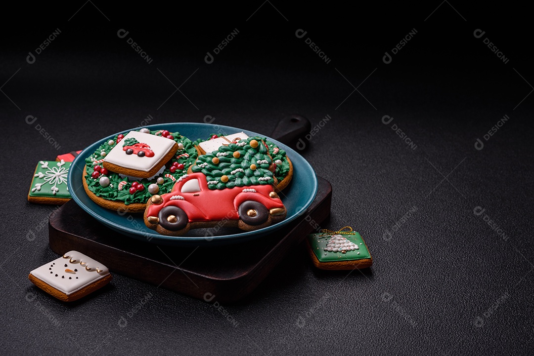 Biscoitos de gengibre decorados, um clássico da culinária natalina