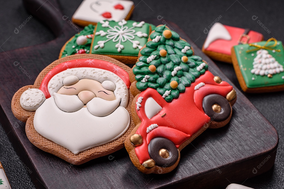 Biscoitos de gengibre decorados, um clássico da culinária natalina