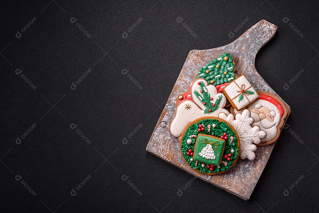 Biscoitos de gengibre decorados, um clássico da culinária natalina