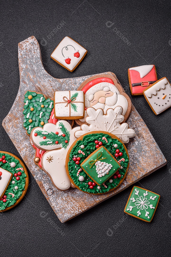 Biscoitos de gengibre decorados, um clássico da culinária natalina