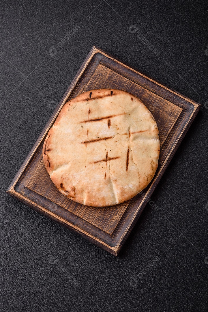 Imagem mostra um tipo de pão conhecido como Pita